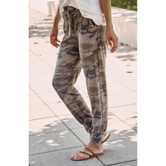 SOLD OUT Army Camo French Terry Casual Jogger Pants - Picture 5 of 8